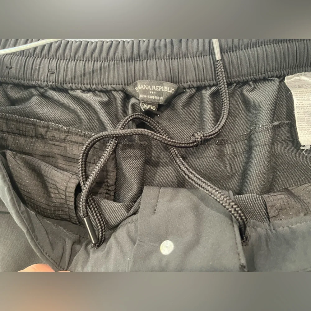 Banana Republic Tech Woven Taper Pants‎